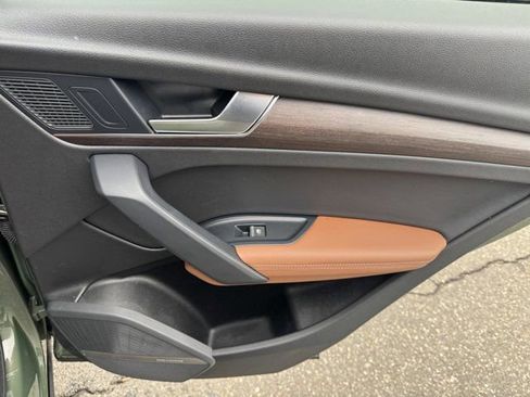 Certified 2023 Audi Q5 e Premium Plus w/ Premium Plus Package AWD/4WD image 32