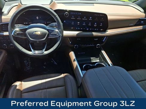 Used 2025 Chevrolet Tahoe High Country AWD/4WD image 3