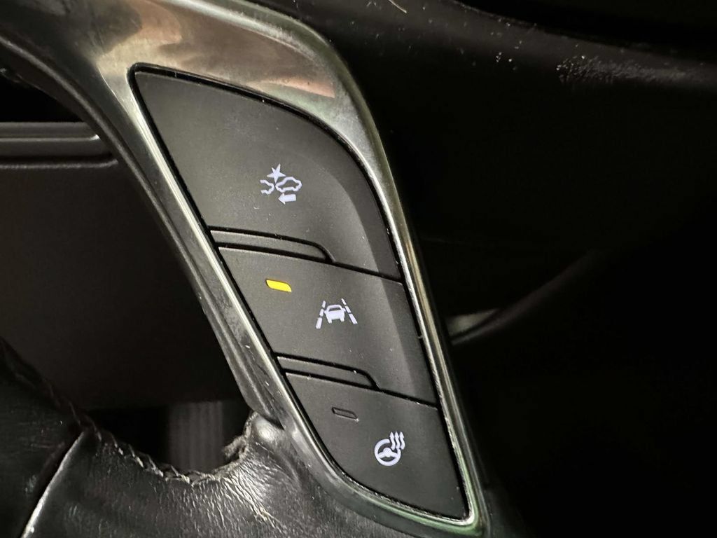 Used 2019 Cadillac XT5 Luxury FWD image 34