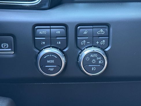 Used 2024 GMC Sierra 1500 AT4X image 31