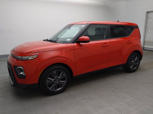 Used 2021 Kia Soul S FWD image 2