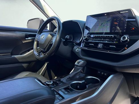 Used 2020 Toyota Highlander Platinum image 36