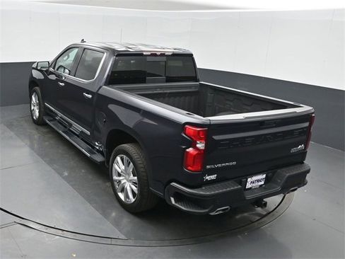Used 2022 Chevrolet Silverado 1500 High Country w/ High Country Premium Package image 32