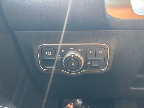 Used 2023 Mercedes-Benz GLB 250 image 27