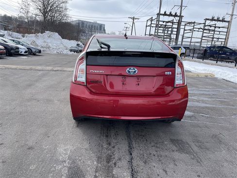 Used 2013 Toyota Prius Two image 4