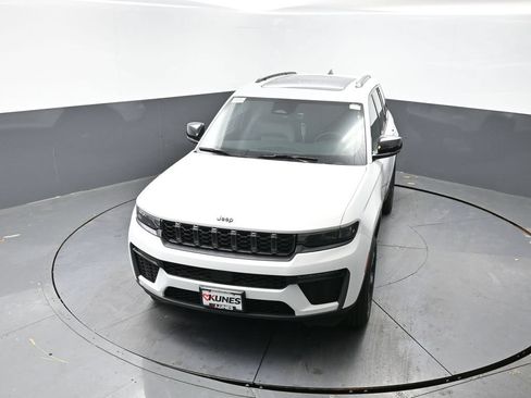 New 2026 Jeep Grand Cherokee Limited w/ Limited Altitude Package AWD/4WD image 31