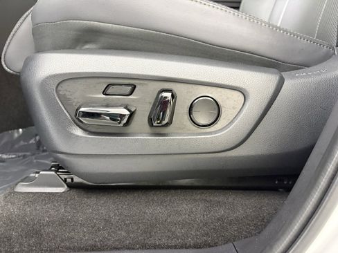 Used 2024 Lexus GX 550 image 12