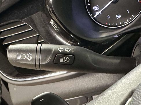 Certified 2022 Buick Envision Essence w/ Technology Package II AWD/4WD image 35