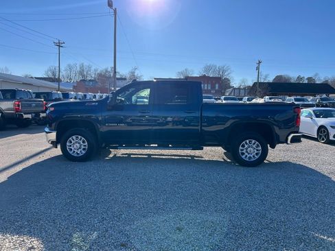 Used 2022 Chevrolet Silverado 2500 LT w/ Convenience Package image 5