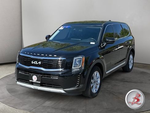 Used 2022 Kia Telluride LX AWD/4WD image 3