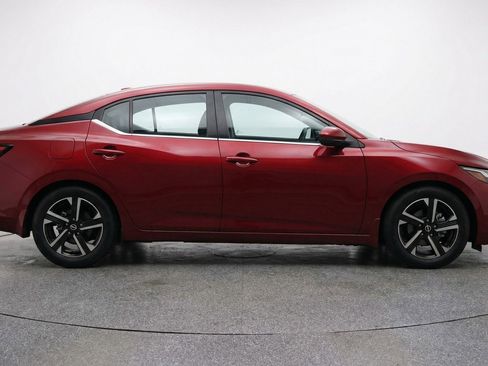 Used 2025 Nissan Sentra SV image 11