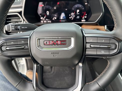 Used 2025 GMC Canyon AT4 w/ Nightfall Edition image 14