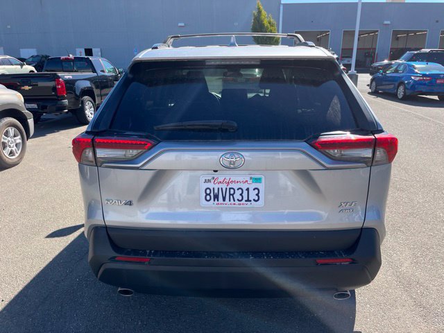 Used 2021 Toyota RAV4 XLE AWD/4WD image 4