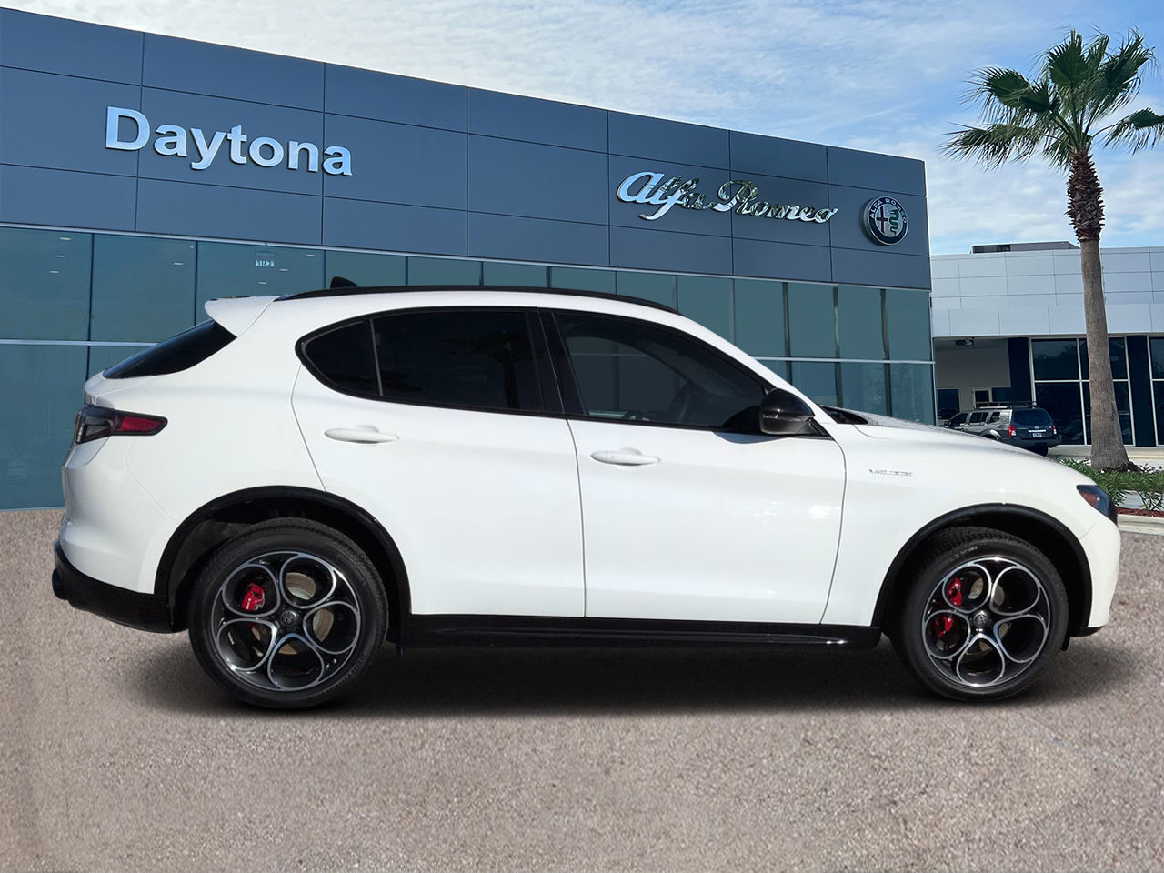 New 2026 Alfa Romeo Stelvio Sprint w/ Convenience Package AWD/4WD image 2