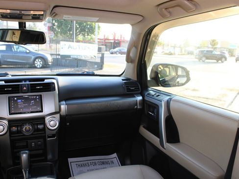 Used 2018 Toyota 4Runner SR5 Premium RWD image 20