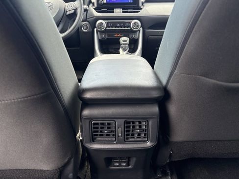 Used 2025 Toyota RAV4 XLE FWD image 18