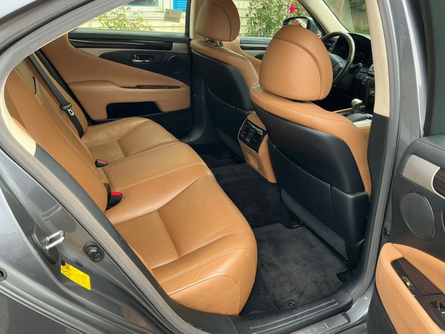 Used 2014 Lexus LS 460 AWD w/ Comfort Package image 29