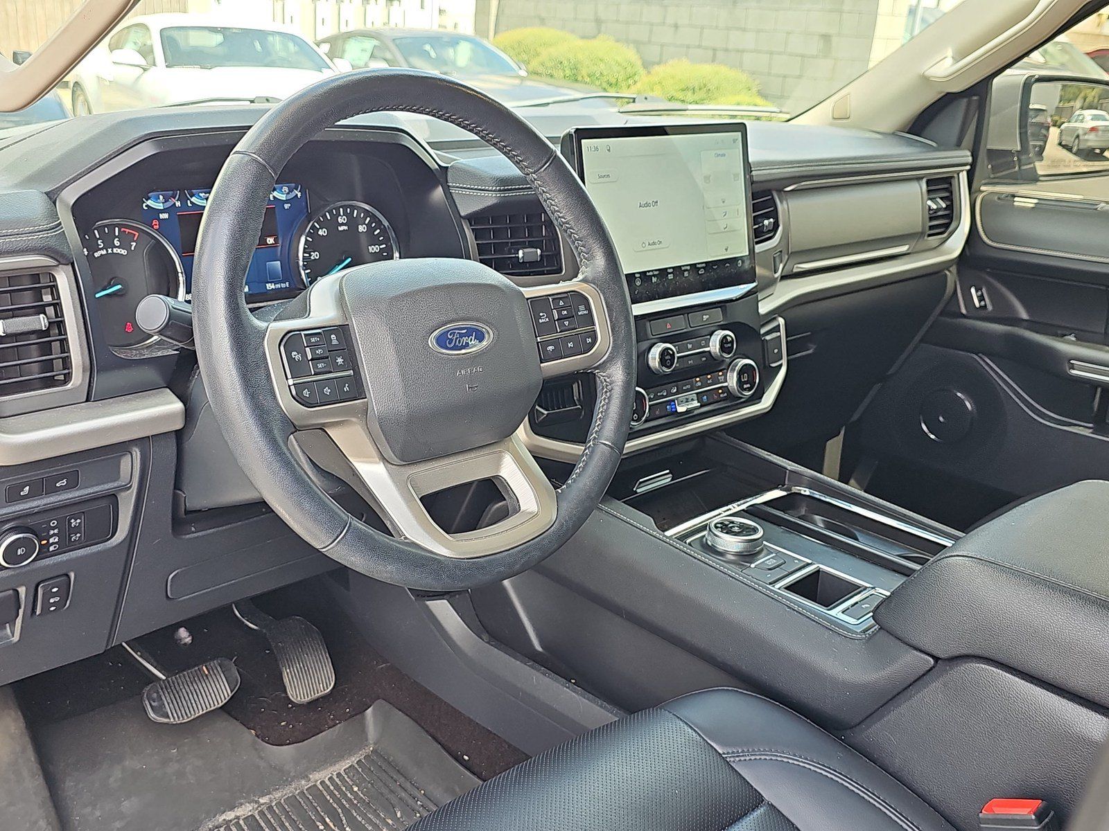 Used 2022 Ford Expedition XLT RWD image 11