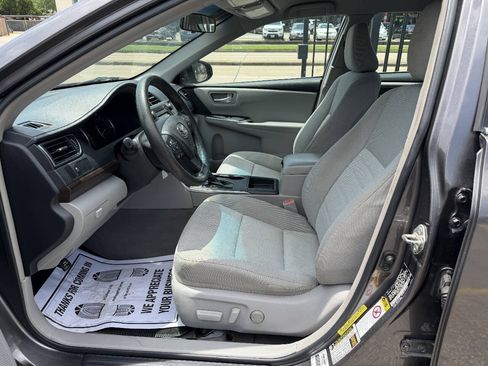 Used 2016 Toyota Camry LE FWD image 8
