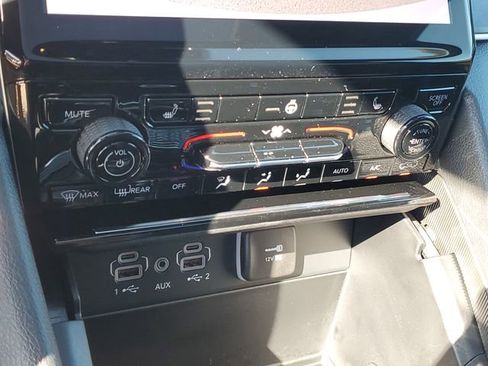 New 2025 Jeep Grand Cherokee Limited w/ Black Appearance Package image 12