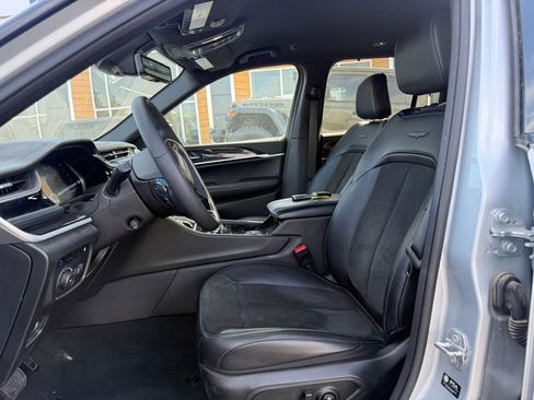 Used 2023 Jeep Grand Cherokee Trailhawk w/ Luxury Tech Group III image 15