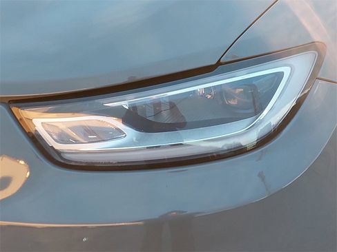 Used 2022 Chrysler Pacifica Touring-L image 27