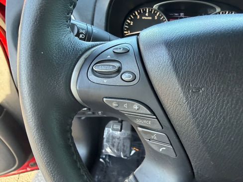 Used 2018 Nissan Pathfinder Platinum AWD/4WD image 21