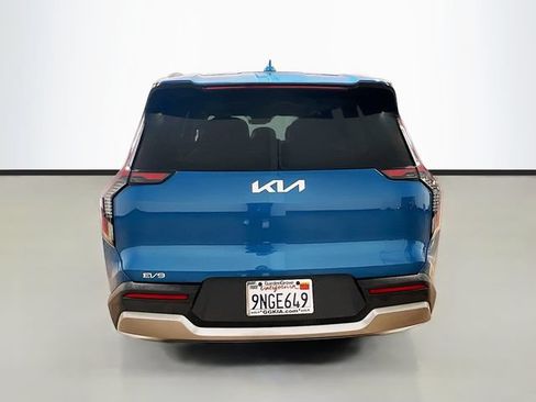 Certified 2024 Kia EV9 Wind AWD/4WD image 6