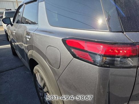 Used 2024 Nissan Pathfinder SL w/ SL Premium Package FWD image 7