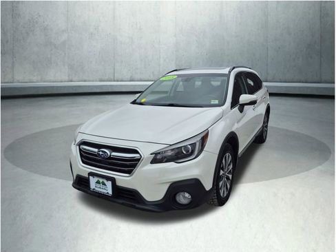 Used 2018 Subaru Outback 2.5i Touring image 8