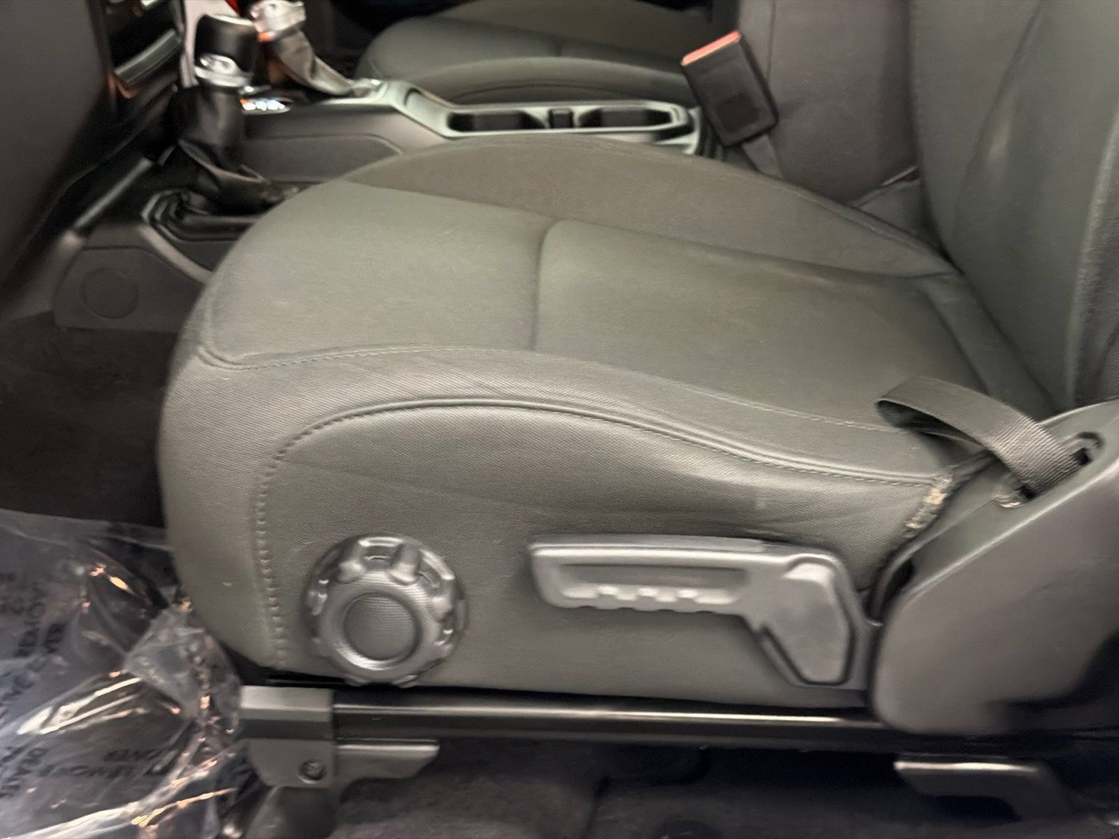 Used 2022 Jeep Wrangler Sport AWD/4WD image 15