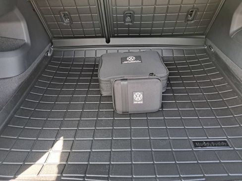 New 2026 Volkswagen Tiguan SE FWD image 25