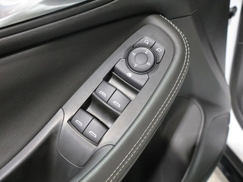 Used 2024 Buick Encore GX Sport Touring AWD/4WD image 14