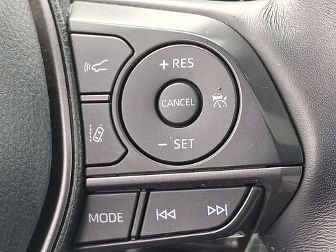 Used 2021 Toyota Camry SE w/ Cold Weather Package image 23