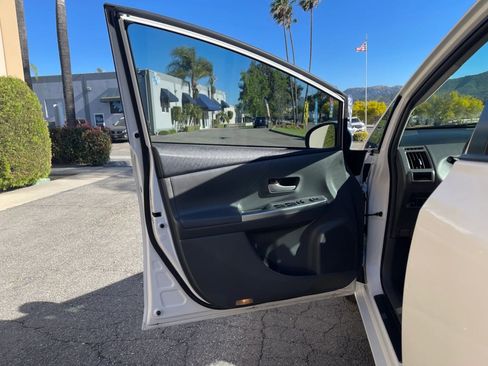 Used 2012 Toyota Prius V Five image 16