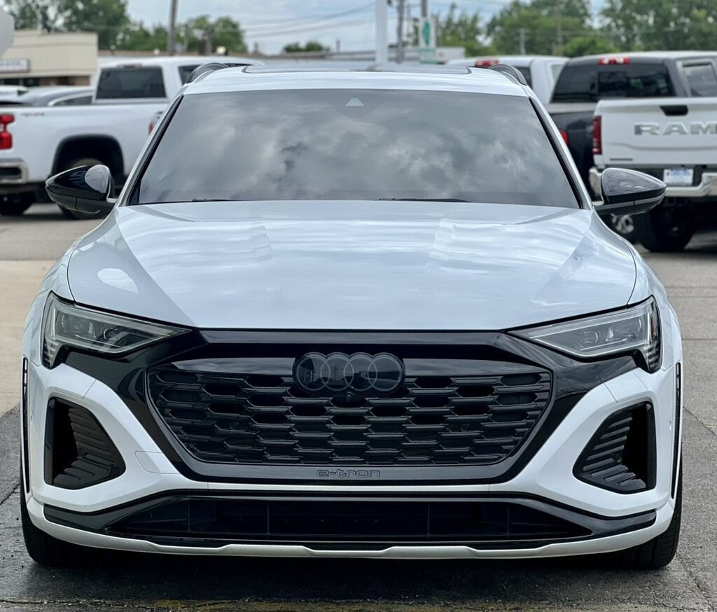 Used 2024 Audi Q8 e-tron Prestige w/ Prestige Package AWD/4WD image 7