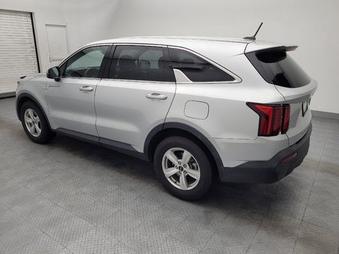 Used 2022 Kia Sorento LX FWD image 3