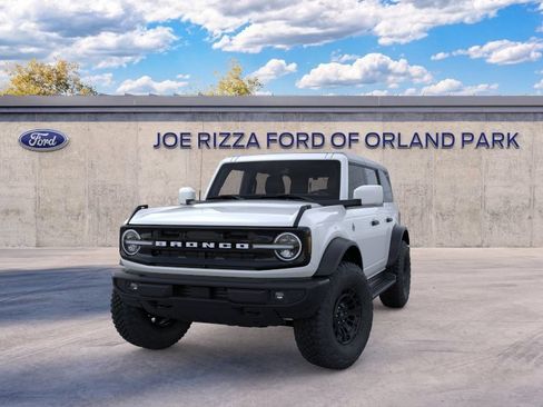 New 2026 Ford Bronco Outer Banks w/ Sasquatch Package AWD/4WD image 2