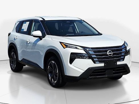 Used 2024 Nissan Rogue SV FWD image 3
