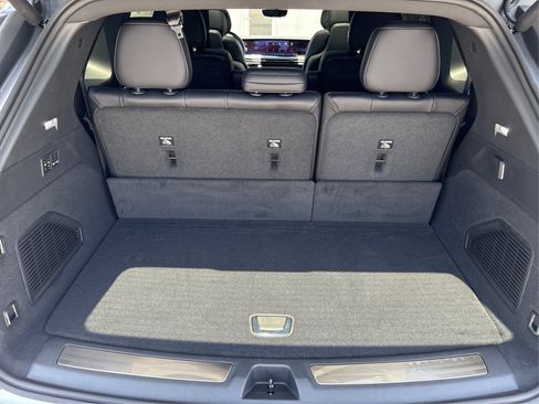 New 2026 Cadillac Escalade IQ Luxury 1 w/ LPO, Etrunk Organizer Package AWD/4WD image 10
