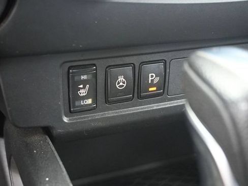 Used 2022 Nissan Frontier SV AWD/4WD image 27