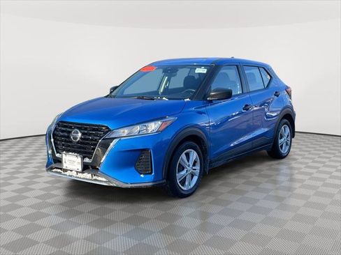 Used 2021 Nissan Kicks S image 3