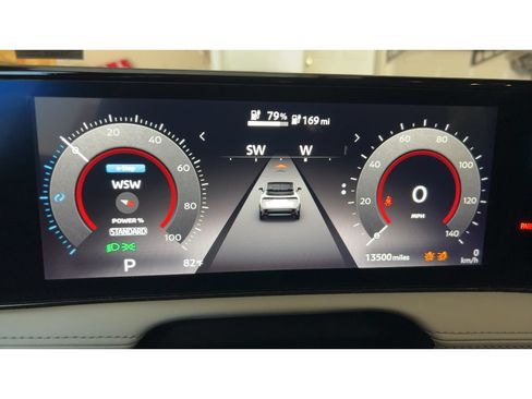 Used 2024 Nissan Ariya AWD image 9
