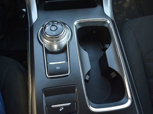 Used 2017 Ford Fusion SE w/ Fusion SE Technology Package FWD image 31