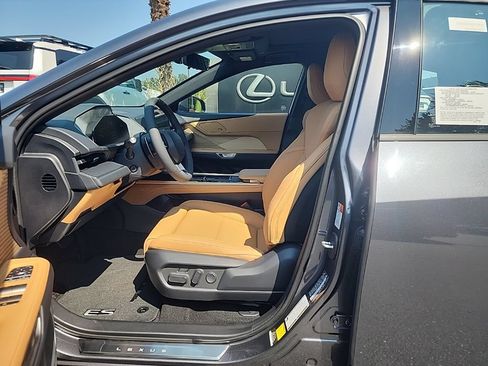 New 2026 Lexus ES 500e AWD/4WD image 4