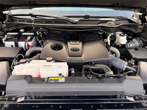 Used 2023 Toyota Tundra Platinum w/ Advanced Package image 23