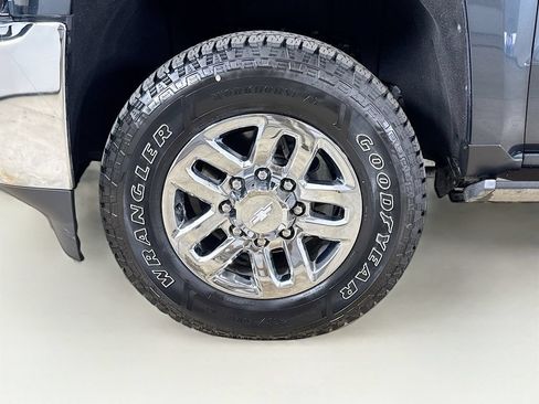 Used 2019 Chevrolet Silverado 2500 LTZ w/ Duramax Plus Package AWD/4WD image 26