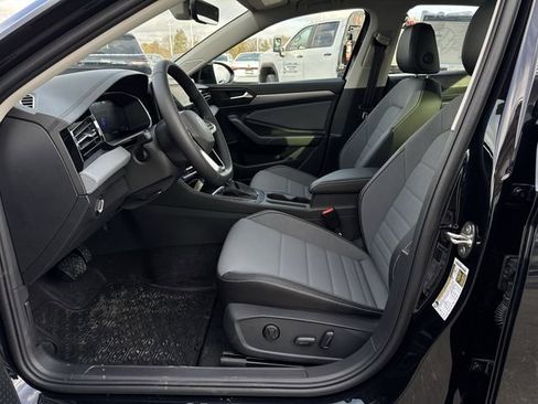 New 2026 Volkswagen Jetta SE FWD image 20