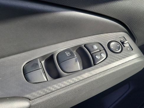 Used 2024 Nissan Altima 2.5 S FWD image 17