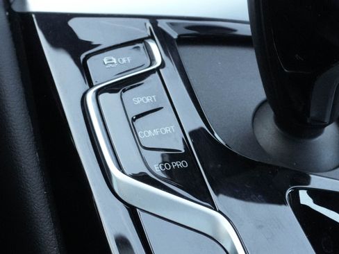 Certified 2023 BMW 540i xDrive w/ Executive Package image 29